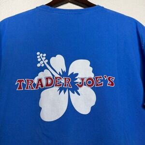 Trader Joes Hibiscus Flower Graphic T-Shirt Blue Crew Neck Short Sleeve Mens XL
